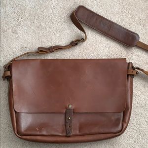 Men’s Whipping+Post Leather Messenger Bag